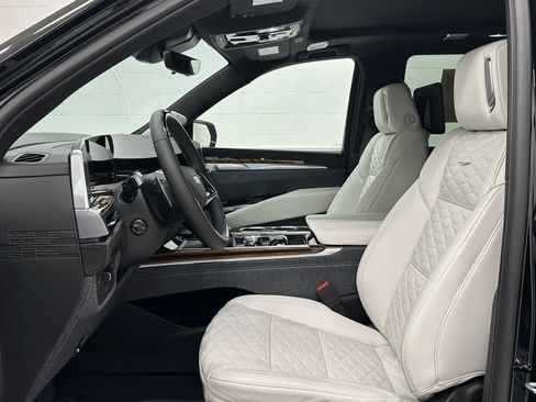 Used 2026 Cadillac Escalade Platinum Sport w/ LPO, ONYX Package AWD/4WD image 11