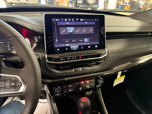 New 2026 Jeep Compass Latitude image 33