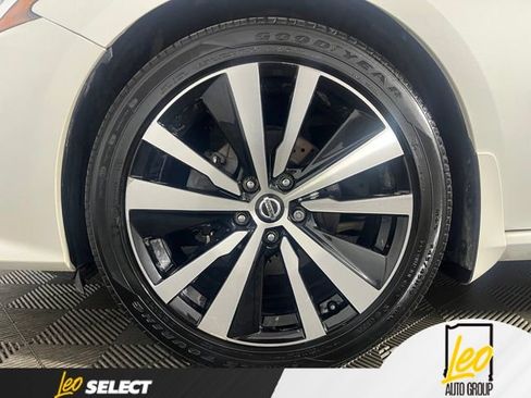 Used 2021 Nissan Altima 2.5 SR w/ SR Premium Package AWD/4WD image 29