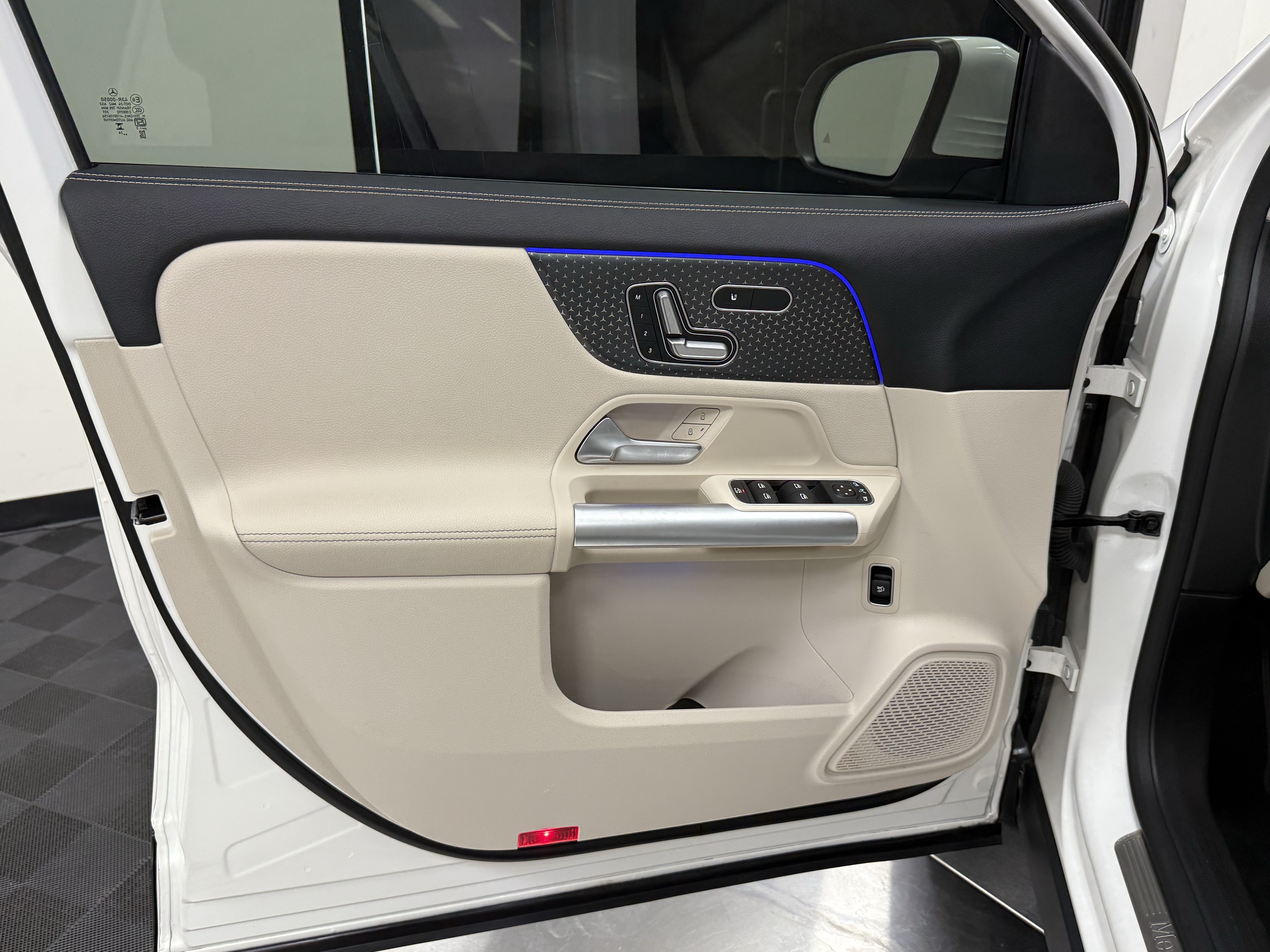 Used 2025 Mercedes-Benz GLA 250 image 10