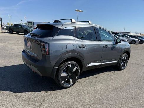 New 2026 Nissan Kicks SR w/ Cold Weather Package FWD image 6