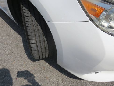 Used 2015 Lexus ES 300h w/ Premium Package w/Bamboo Trim FWD image 33