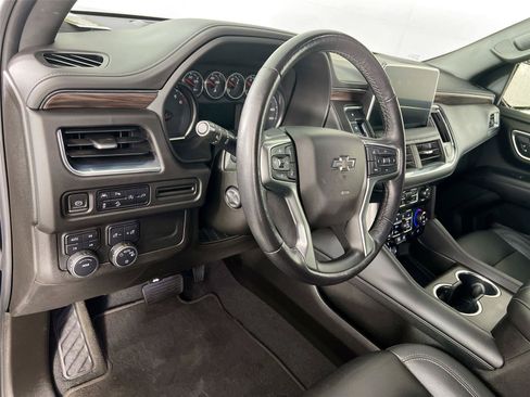 Used 2021 Chevrolet Tahoe Z71 w/ Luxury Package AWD/4WD image 10