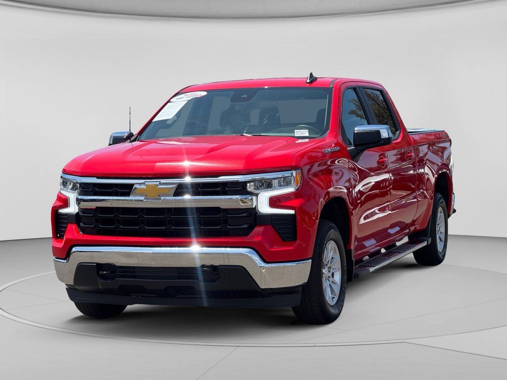 Used 2024 Chevrolet Silverado 1500 LT w/ Protection Package AWD/4WD image 5