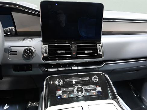 Used 2019 Lincoln Navigator Black Label w/ Cargo Package image 33