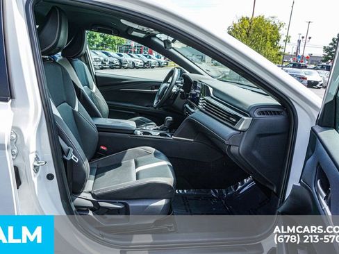 Used 2025 Toyota Camry SE image 23