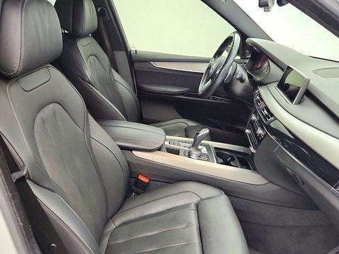 Used 2018 BMW X5 xDrive50i w/ M Sport Package image 24