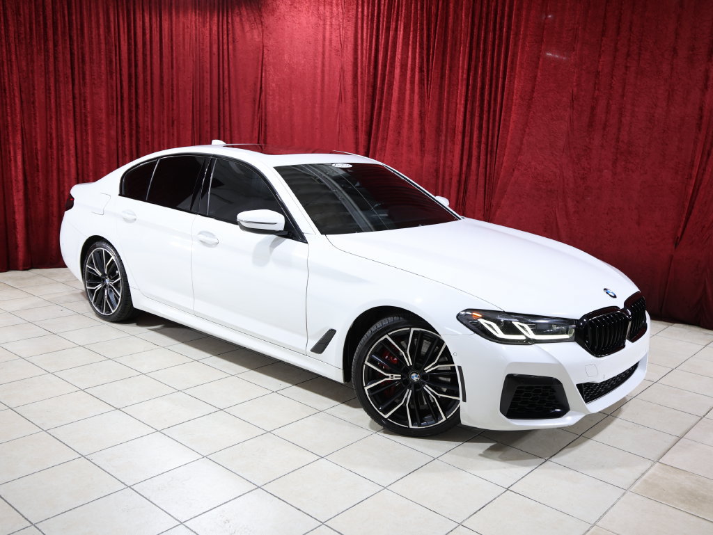 Used 2022 BMW 540i w/ M Sport Package RWD image 2