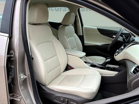 Used 2024 Chevrolet Malibu LT image 28