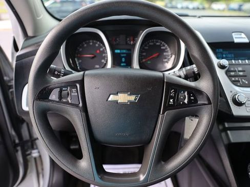 Used 2015 Chevrolet Equinox LS FWD image 16