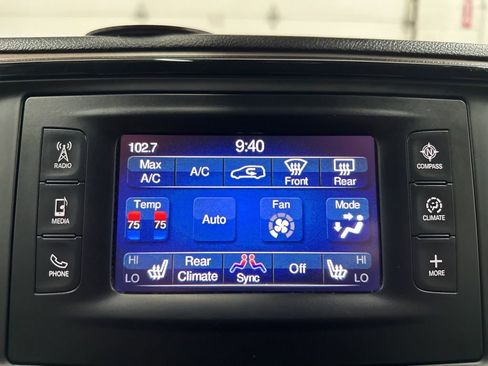 Used 2017 Chrysler Pacifica Touring-L image 33