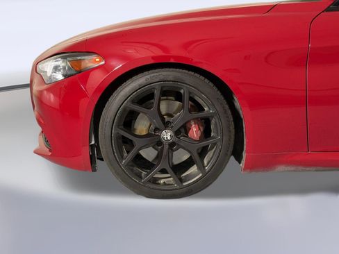 Used 2019 Alfa Romeo Giulia w/ Nero Edizione RWD image 10