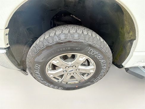 Used 2021 Ford F150 Lariat image 33