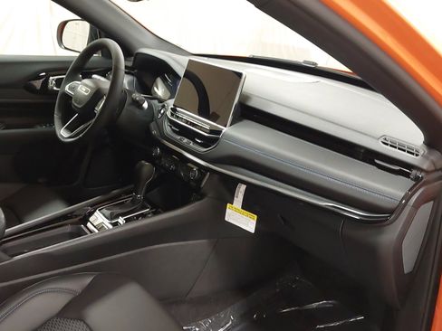 New 2026 Jeep Compass Latitude AWD/4WD image 28