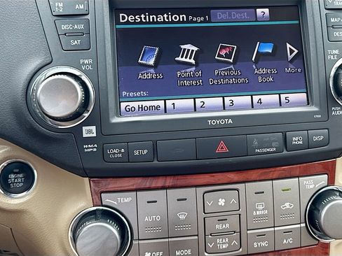 Used 2011 Toyota Highlander Limited w/ Tow Pkg AWD/4WD image 30