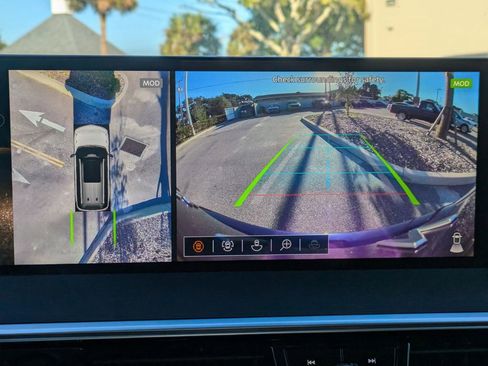 New 2025 INFINITI QX80 Sensory image 24