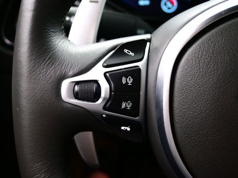 Used 2020 Aston Martin V8 Vantage Coupe image 34