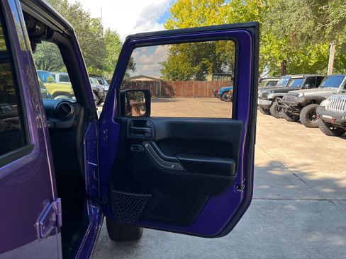 Used 2018 Jeep Wrangler Unlimited Sport S image 25