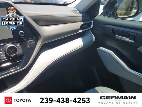 Used 2023 Toyota Highlander XLE FWD image 35