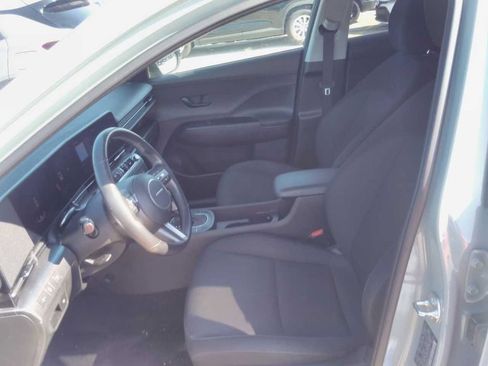 Used 2025 Hyundai Kona SEL AWD/4WD image 2
