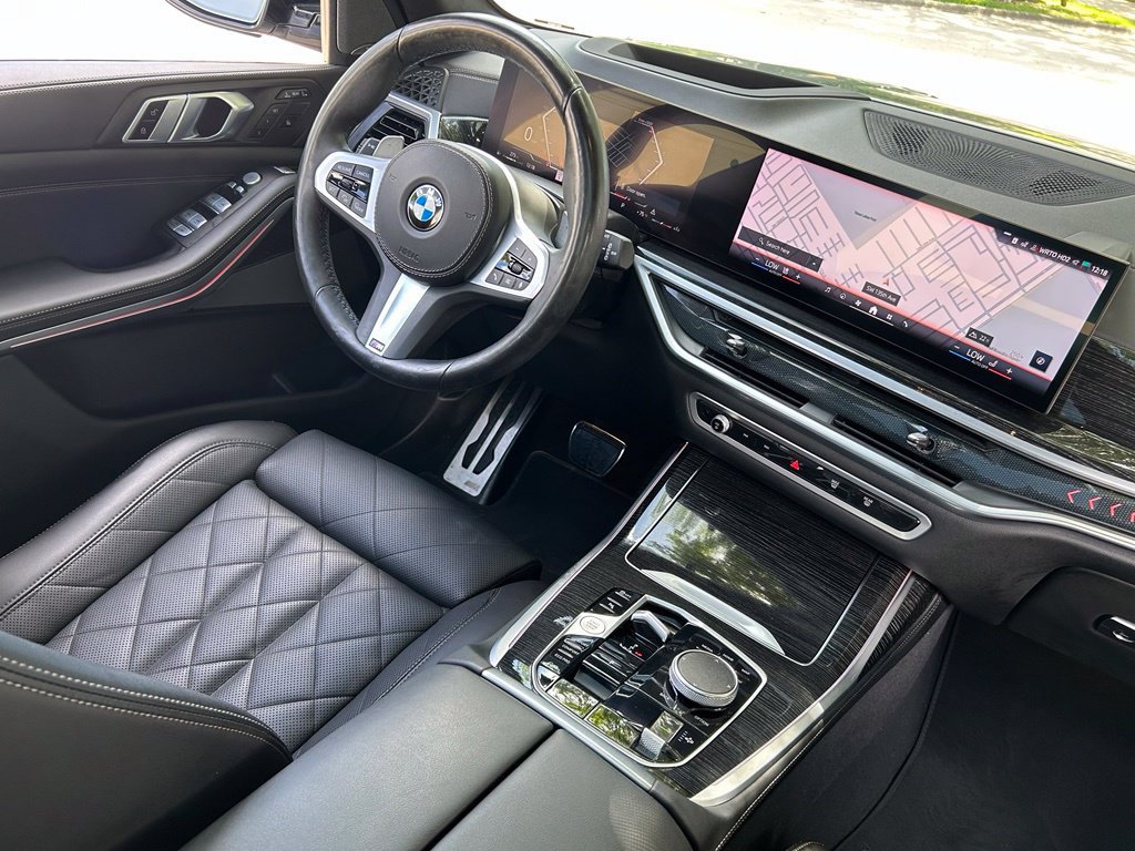 Used 2024 BMW X7 xDrive40i w/ M Sport Package AWD/4WD image 10
