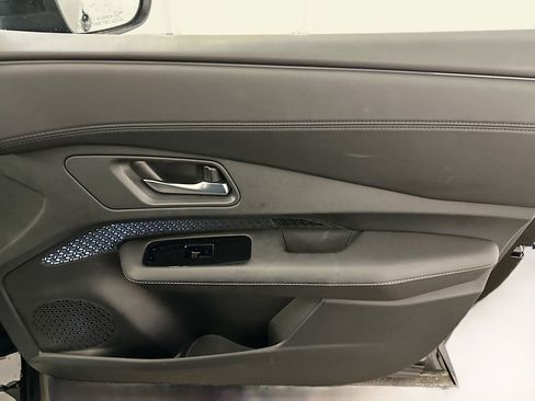 Used 2023 Nissan Ariya AWD image 35