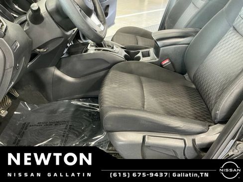 Used 2018 Nissan Rogue S FWD image 10