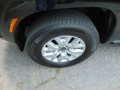 Used 2022 Nissan Frontier SV AWD/4WD image 29