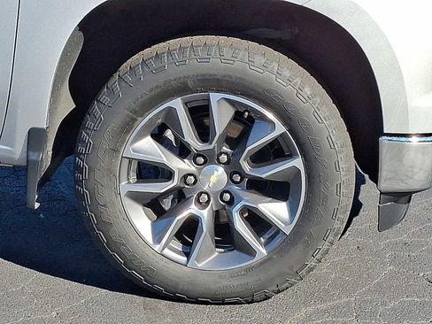 Used 2022 Chevrolet Silverado 1500 LT image 9