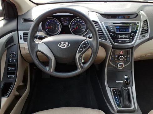 Used 2014 Hyundai Elantra SE image 15