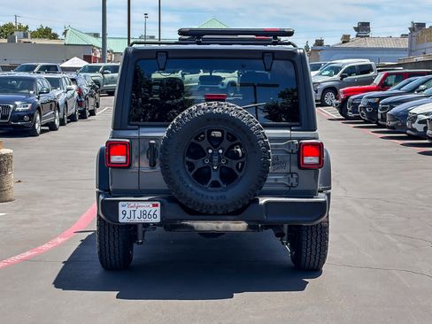 Used 2021 Jeep Wrangler Unlimited Sport AWD/4WD image 3