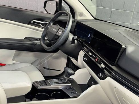 Used 2026 Kia Sportage SX image 16