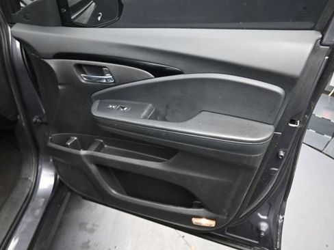 Used 2020 Honda Pilot Elite image 23