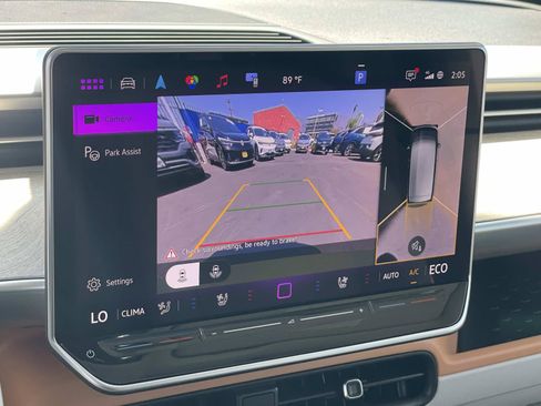 Certified 2025 Volkswagen ID. Buzz 1st Edition RWD image 17
