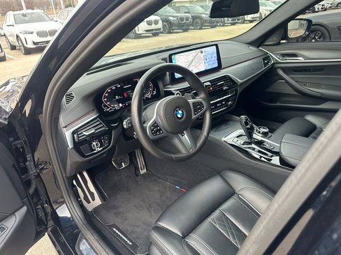 Used 2023 BMW M550i xDrive w/ Executive Package image 8