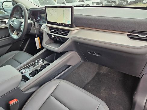 New 2026 Ford Explorer Active w/ Active Comfort Package RWD image 28