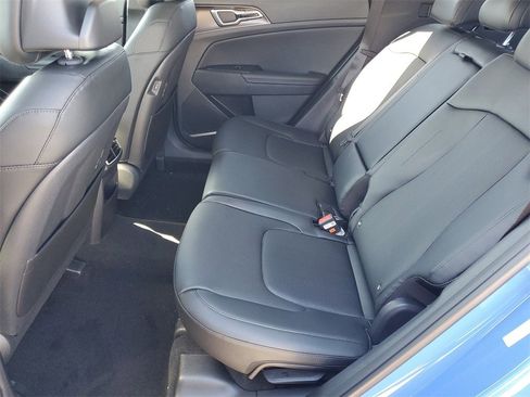 New 2026 Kia Sportage EX image 21