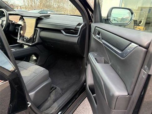 Used 2025 GMC Acadia Elevation image 26