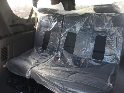 New 2026 GMC Yukon XL Denali image 12