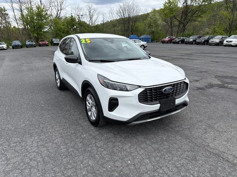 Used 2025 Ford Escape Active AWD/4WD image 24