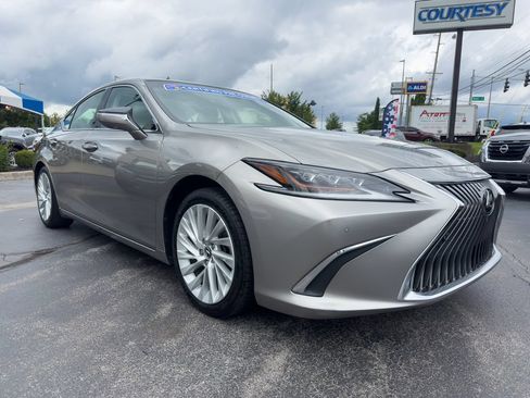 Used 2021 Lexus ES 350 w/ Accessory Package 2 FWD image 2