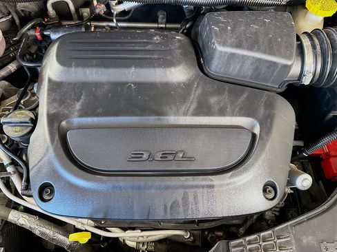 Used 2023 Chrysler Voyager LX FWD image 37
