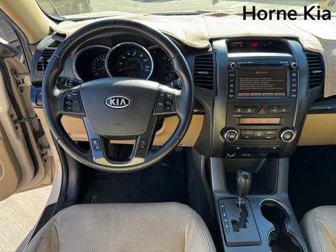 Used 2011 Kia Sorento EX w/ Premium Pkg image 15