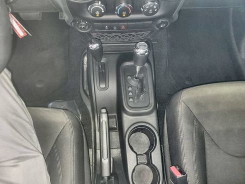 Used 2017 Jeep Wrangler Unlimited Sport w/ Quick Order Package 24S AWD/4WD image 18