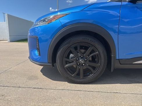 Used 2023 Nissan Kicks SR FWD image 12