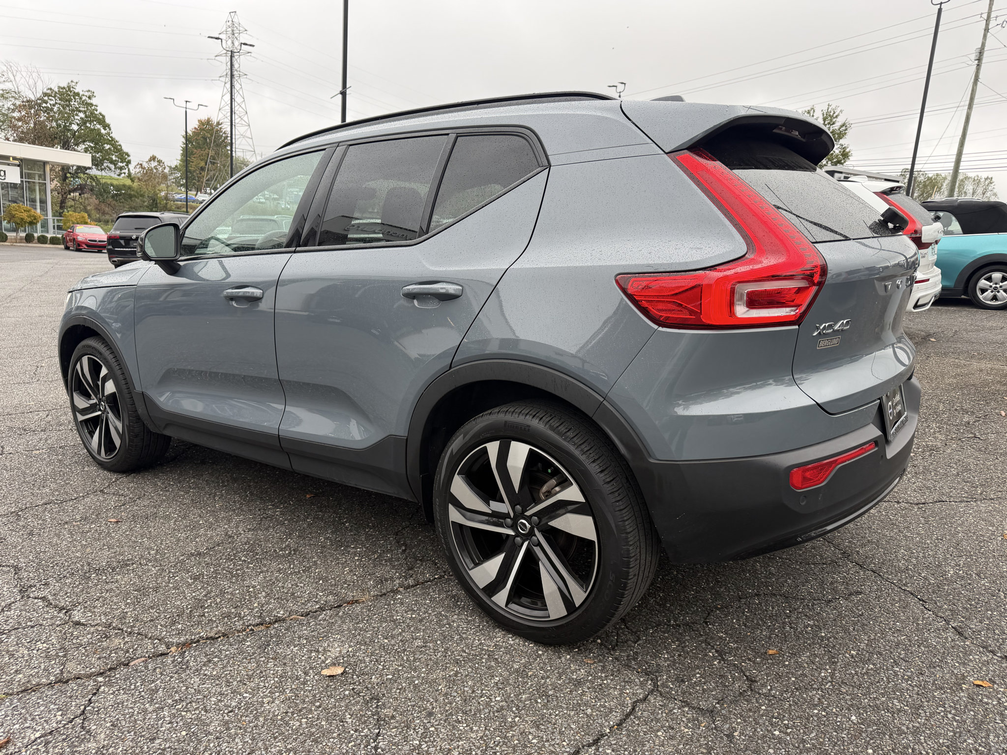 Used 2023 Volvo XC40 B5 Plus w/ Climate Package AWD/4WD image 5