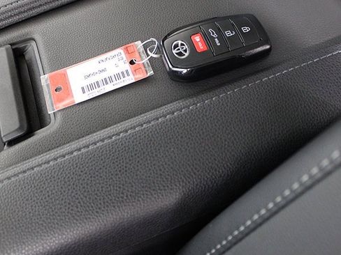 New 2026 Toyota Grand Highlander Platinum image 15