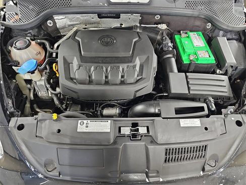 Used 2019 Volkswagen Beetle 2.0T S image 17