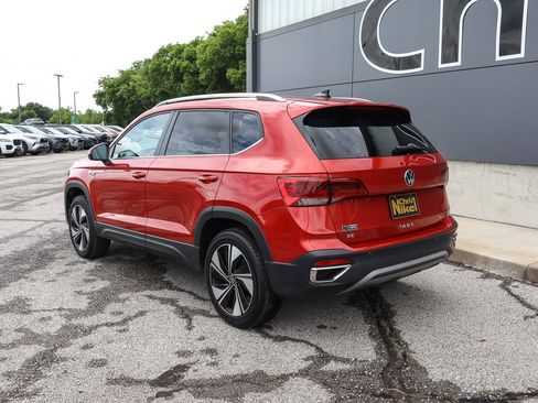 Used 2023 Volkswagen Taos SE AWD/4WD image 6
