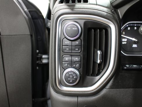 Used 2021 GMC Sierra 1500 Denali w/ Denali Ultimate Package AWD/4WD image 9